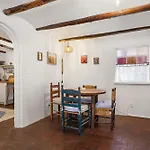 Central Location - Adorable Adobe - King And Queen