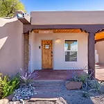 Central Location - Adorable Adobe - King And Queen