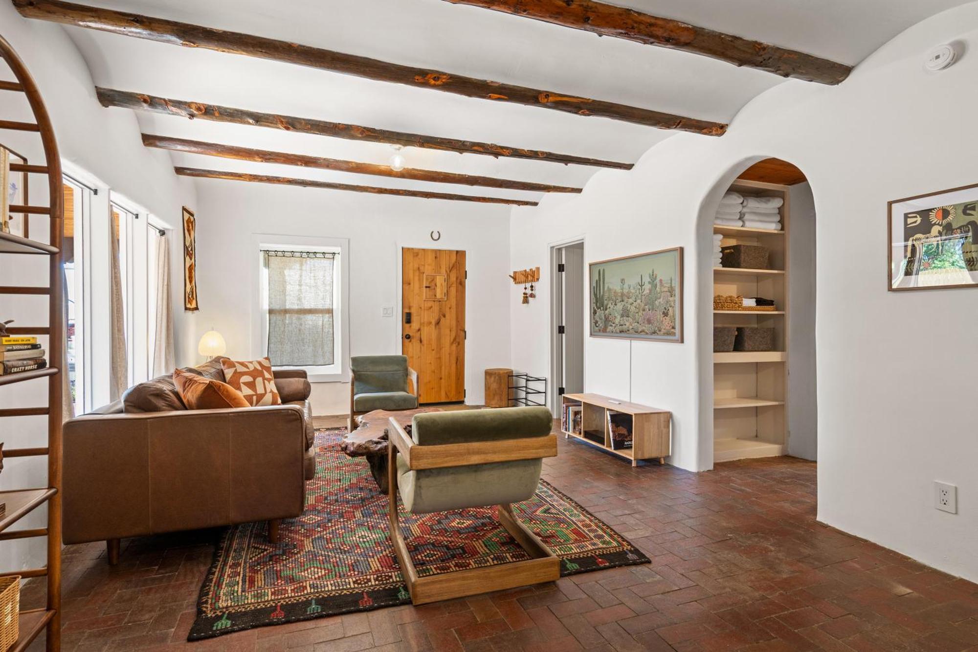 Holiday home Location - Adorable Adobe - King And Queen *