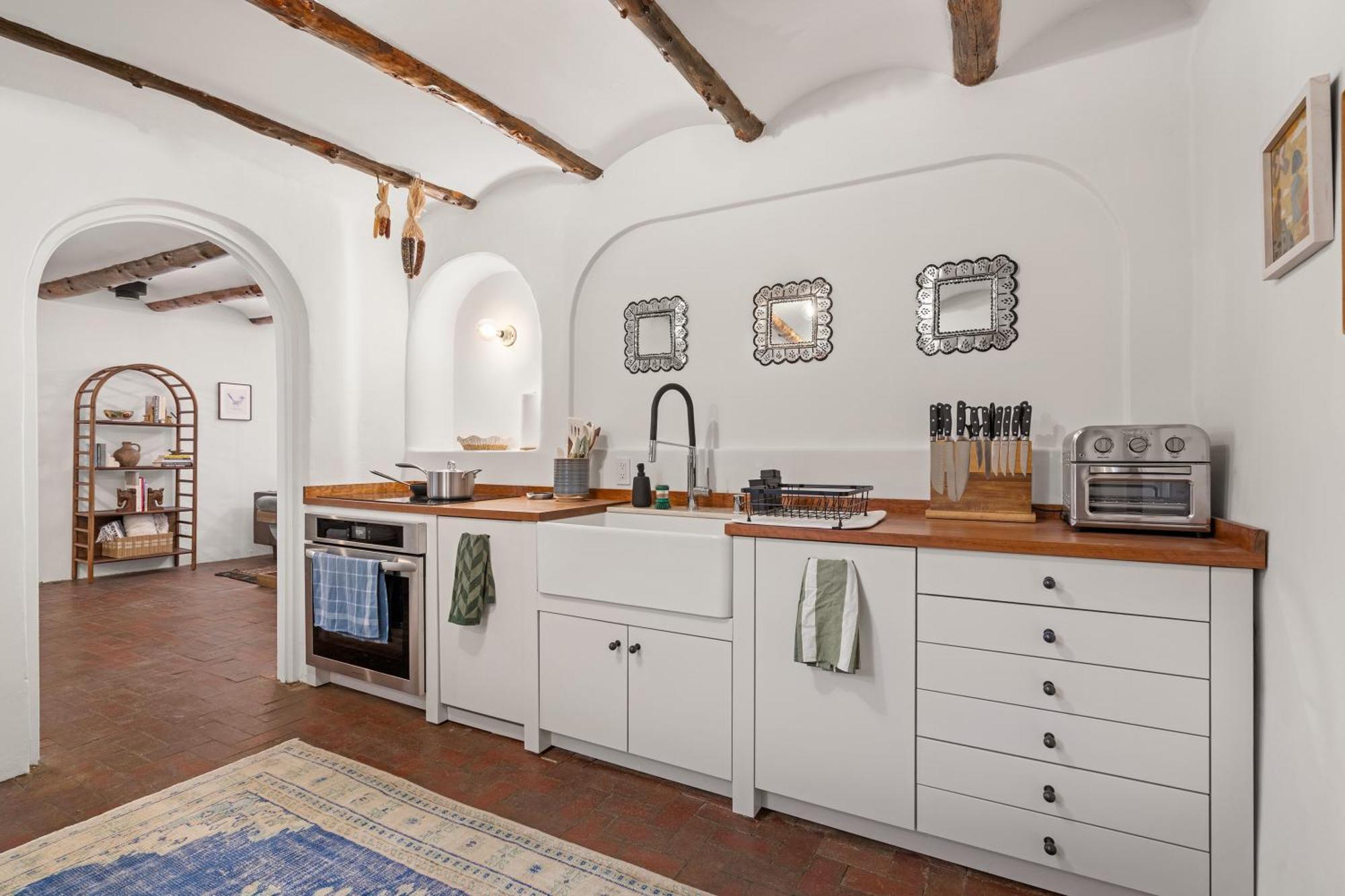 Holiday home Location - Adorable Adobe - King And Queen *