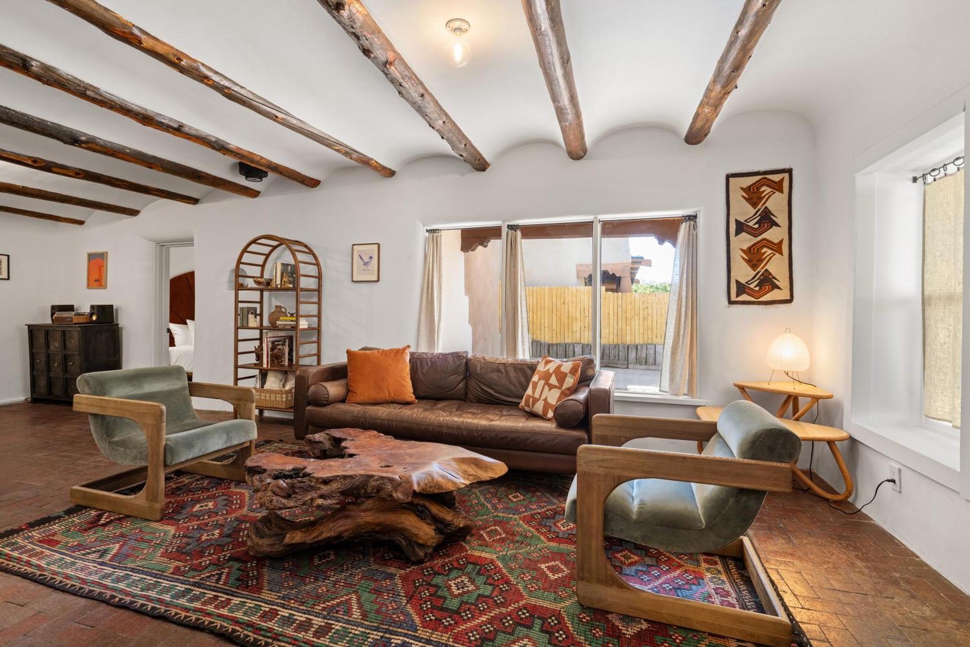 Location - Adorable Adobe - King And Queen Santa Fe