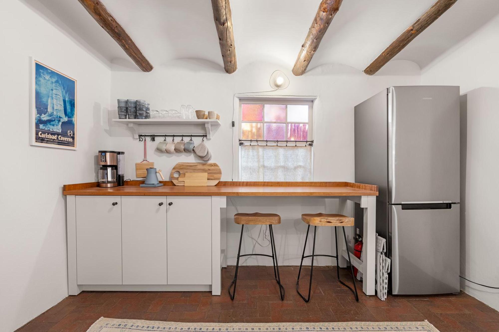 Location - Adorable Adobe - King And Queen Holiday home *